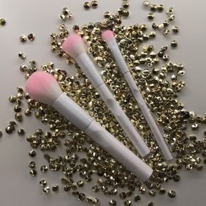 3PC Crown Pro Trio Brush Set
(WH100)